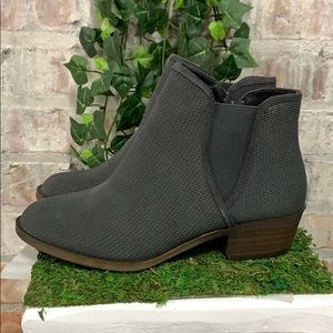 NWT Kensie Gerona Dark Grey Leather Ankle Boot